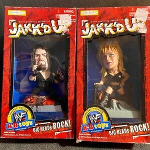 KB Toys Exclusive WWE Jakkd Up Big Heads Rock!